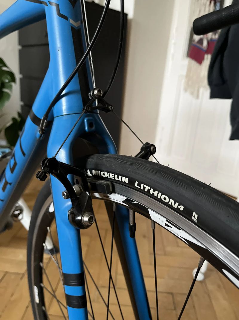 Felt F75x