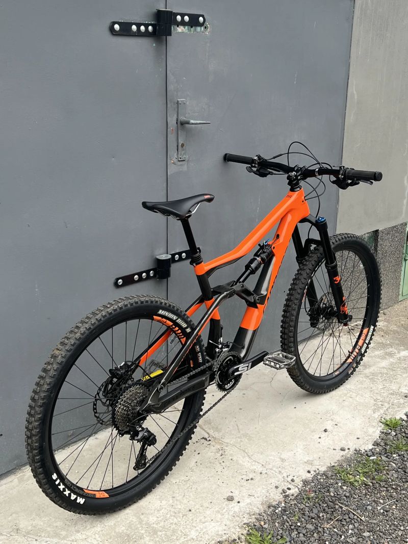 Cannondale Trigger 3, roku 2018, Velikost M, kola 27.5" ČERSTVÝ POMERANČ celopero