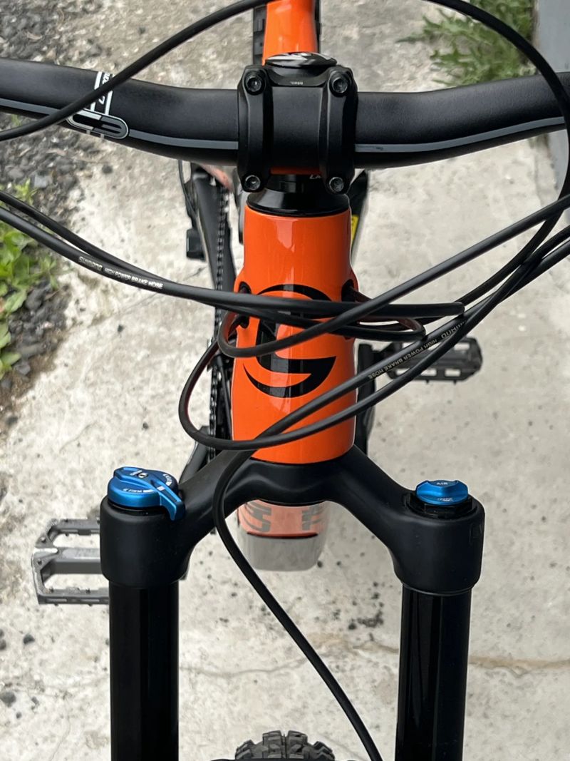 Cannondale Trigger 3, roku 2018, Velikost M, kola 27.5" ČERSTVÝ POMERANČ celopero