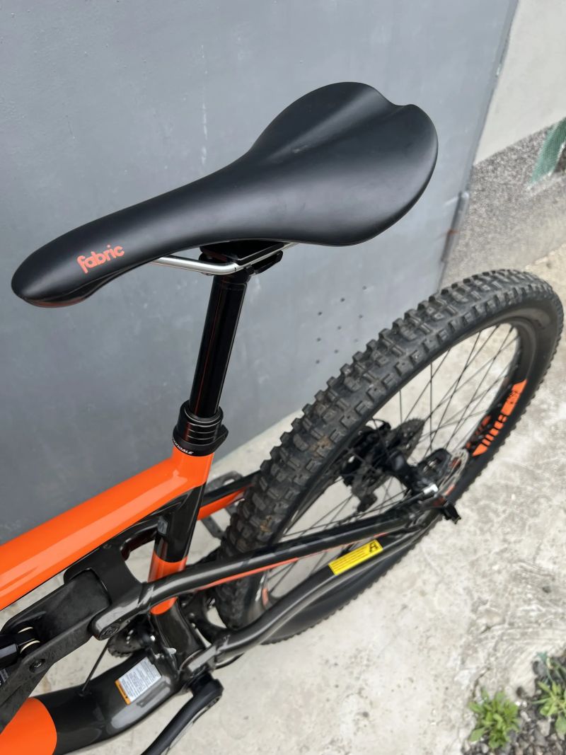 Cannondale Trigger 3, roku 2018, Velikost M, kola 27.5" ČERSTVÝ POMERANČ celopero
