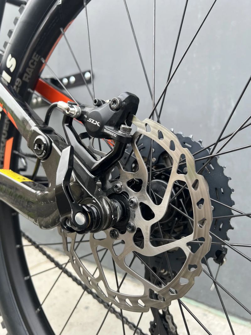 Cannondale Trigger 3, roku 2018, Velikost M, kola 27.5" ČERSTVÝ POMERANČ celopero