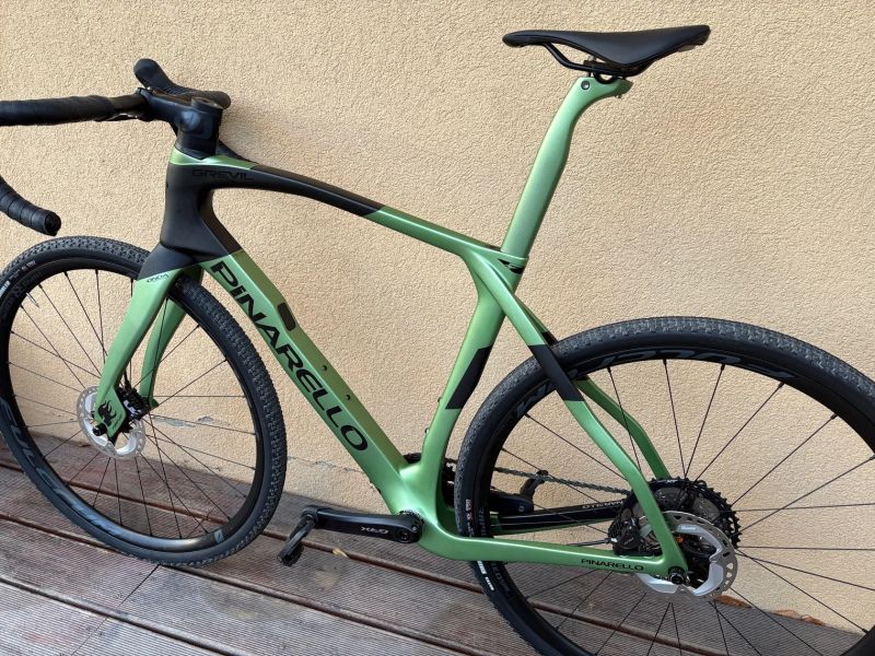 Pinarello Grevil F7 | vel.550 |