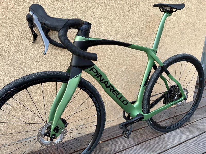 Pinarello Grevil F7 | vel.550 |