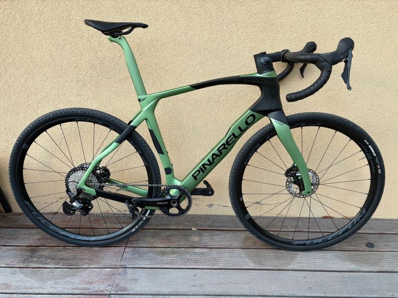 Pinarello Grevil F7 | vel.550 |