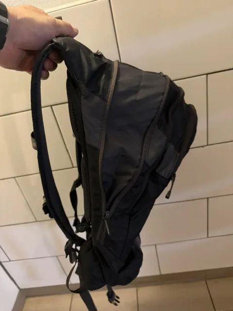 Prodám batoh Camelbak Blowfish 20 – Black