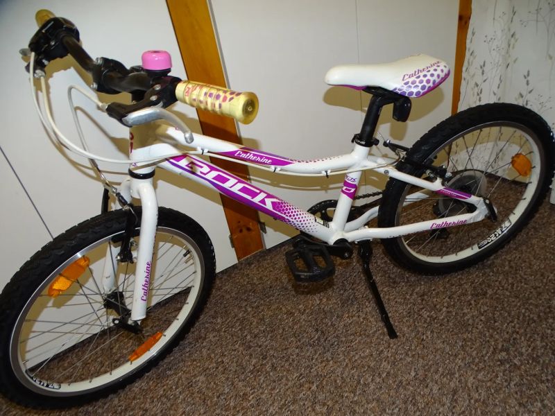 Rock Machine Catherine 20"