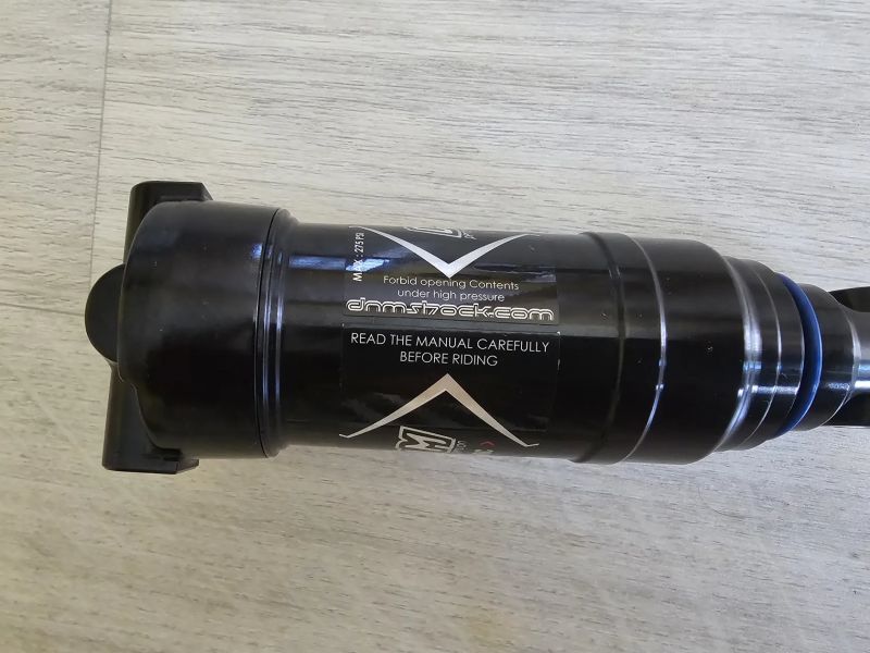 Tlumič DNM Performance Suspension Trunnion 8RC 185x52