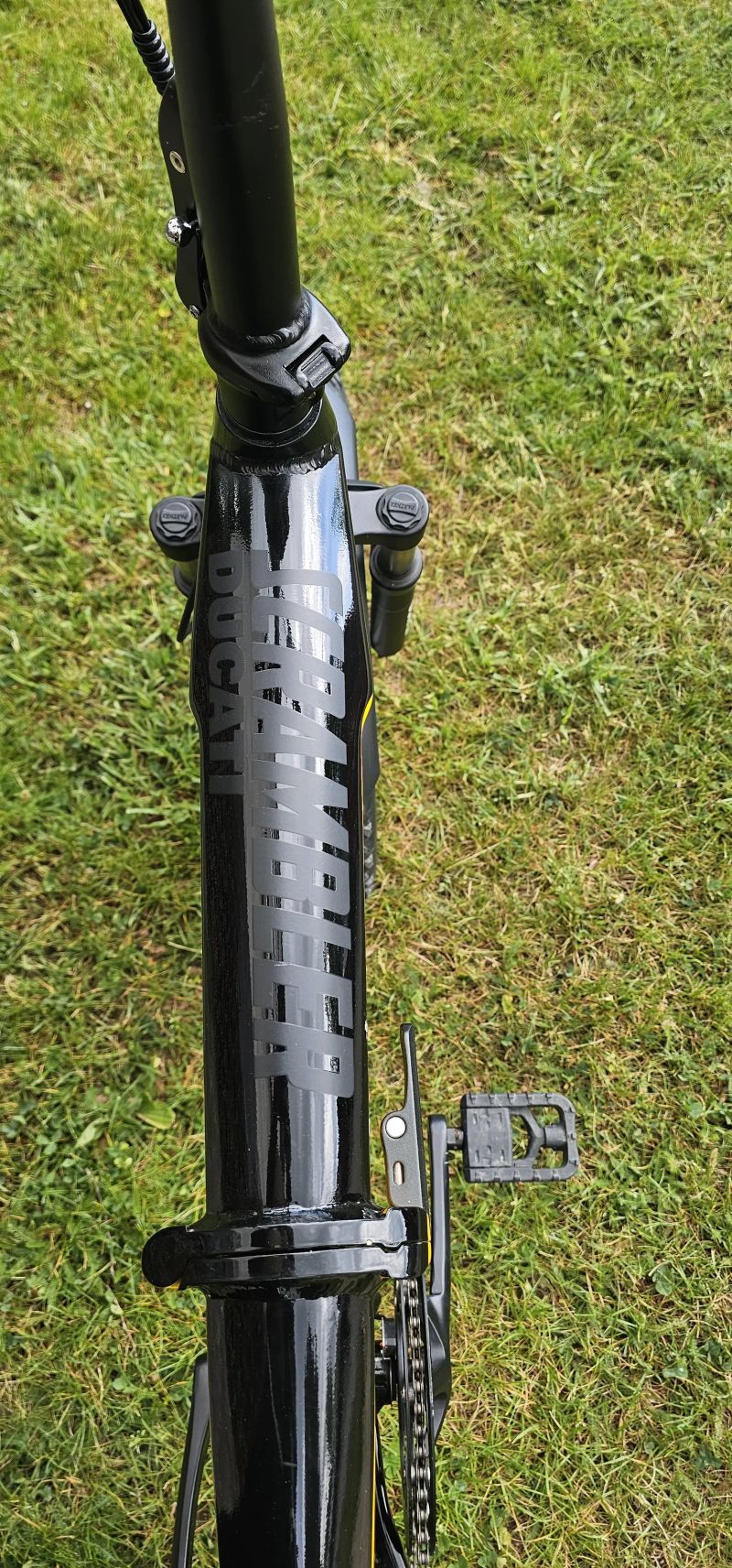 Skládací elektrokolo ducati scrambler 