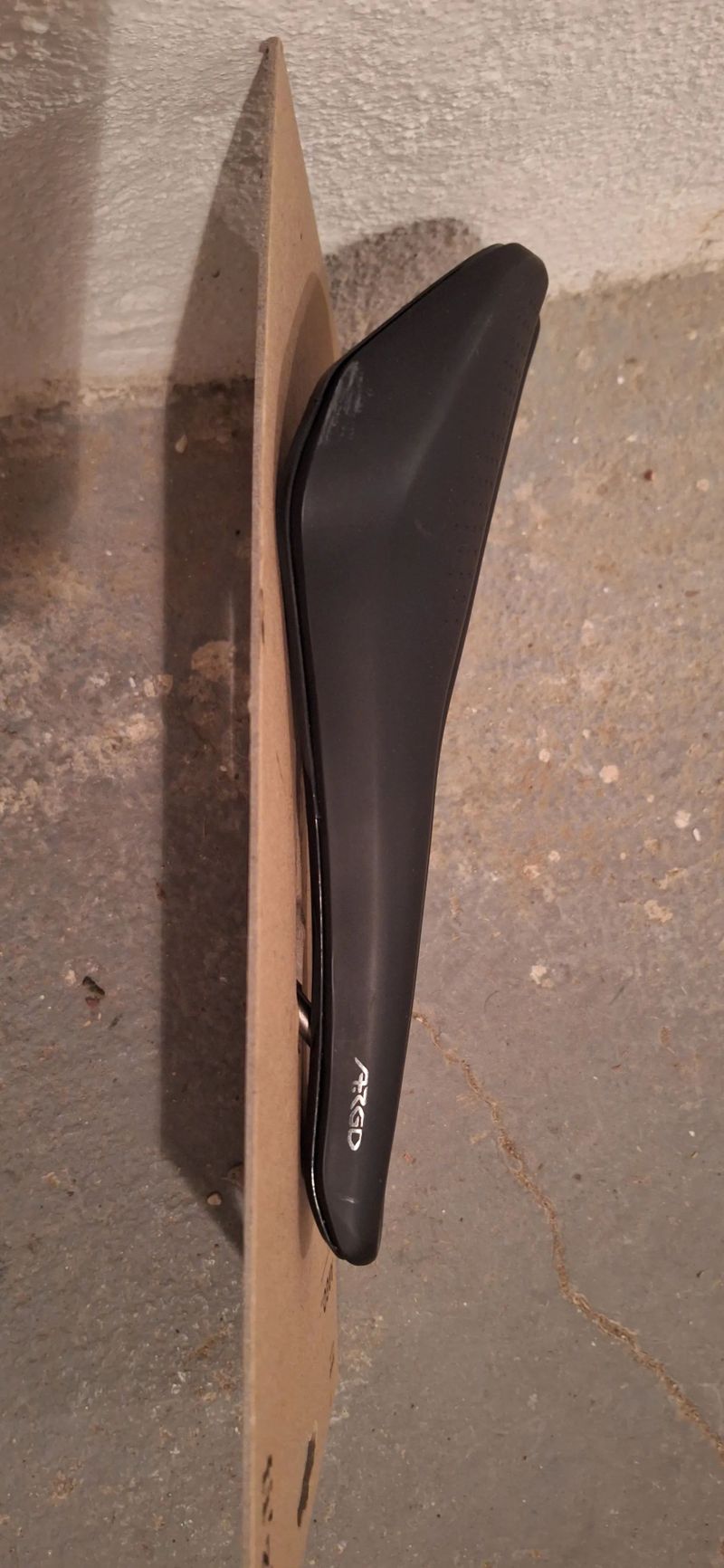 Silniční sedlo Fizik Tempo Argo R3