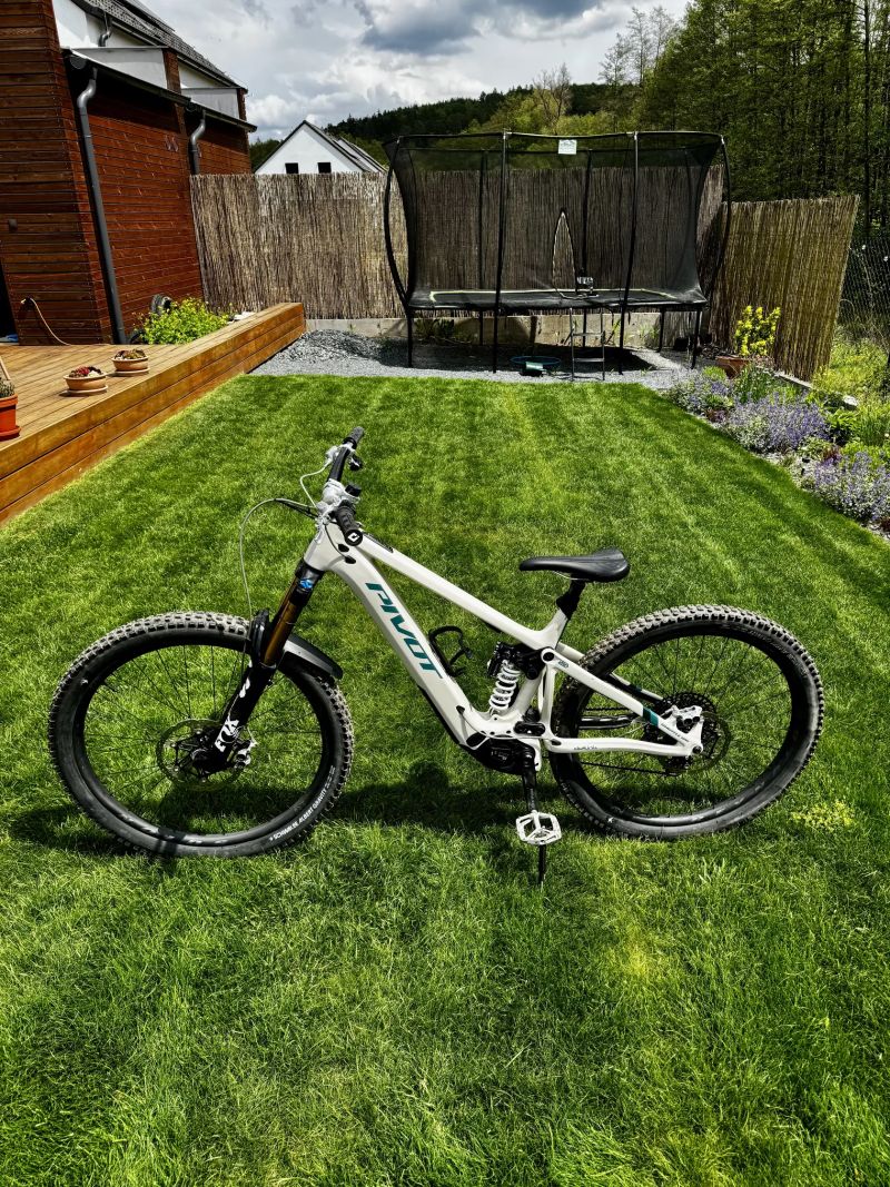Pivot Shuttle AM (PRO X0)