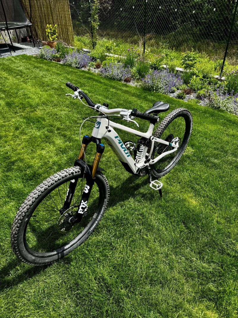 Pivot Shuttle AM (PRO X0)