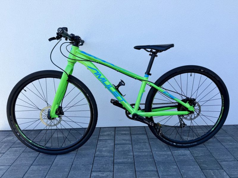 Juniorské horské kolo AMULET 27,5 Tomcat 1.9 green metalic/blue