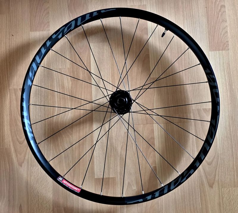 Predam nove kolesa 27,5 Niner ERD559mm, Boost, Shimano HG