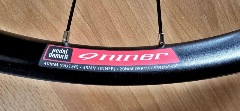 Predam nove kolesa 27,5 Niner ERD559mm, Boost, Shimano HG