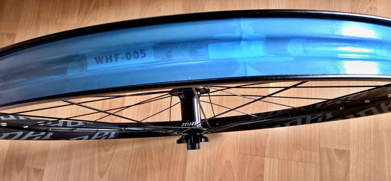 Predam nove kolesa 27,5 Niner ERD559mm, Boost, Shimano HG