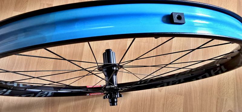 Predam nove kolesa 27,5 Niner ERD559mm, Boost, Shimano HG