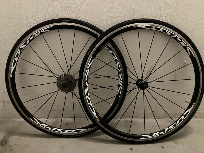 Prodám kola Mavic Cosmic s kazetou Shimano Ultegra 11s (11-28)