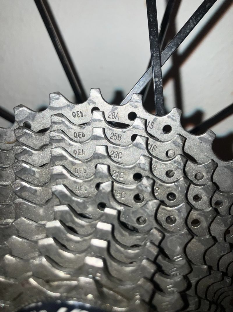 Prodám kola Mavic Cosmic s kazetou Shimano Ultegra 11s (11-28)