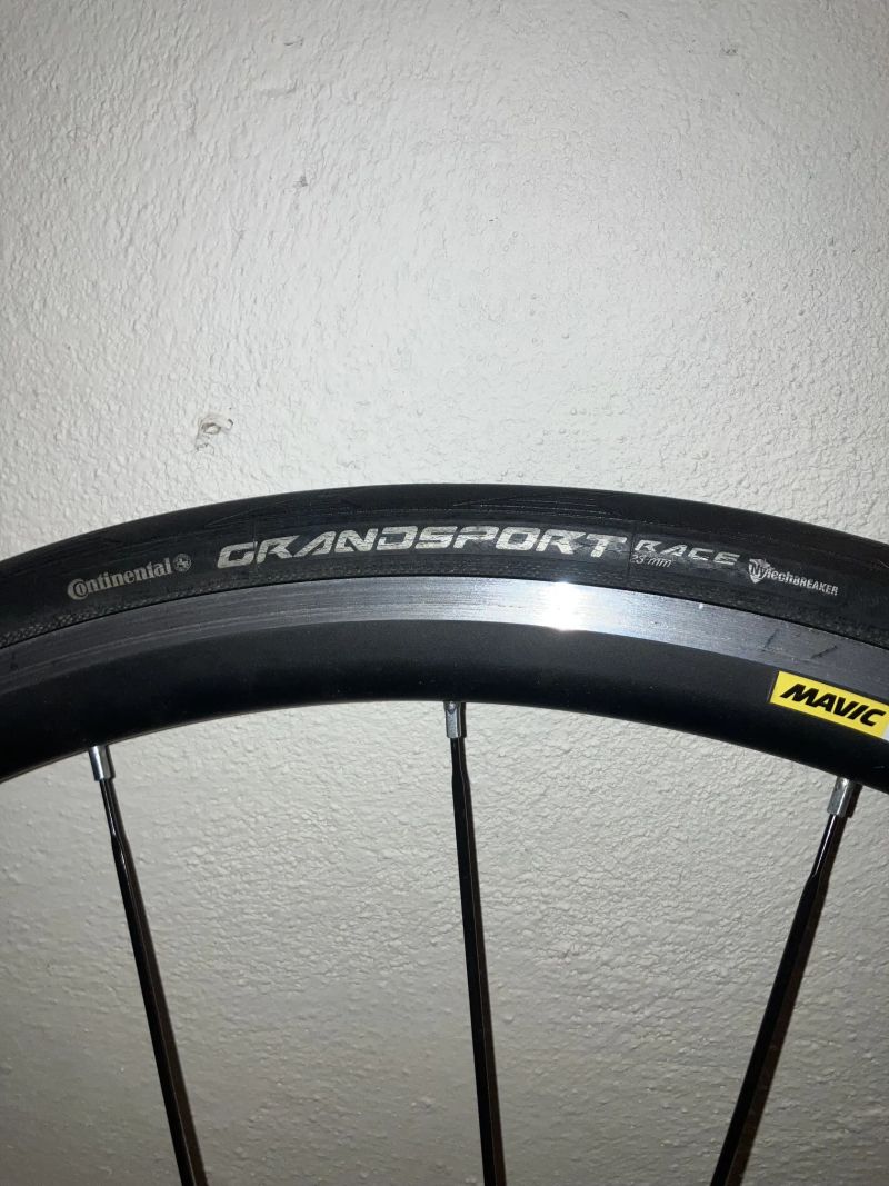 Prodám kola Mavic Cosmic s kazetou Shimano Ultegra 11s (11-28)