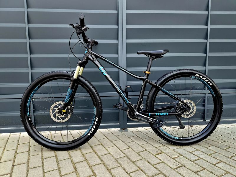 (100)Dámské/Dívčí horské kolo Liv Air 27,5" 2x11