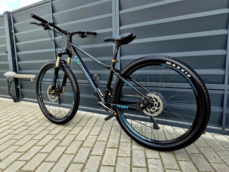(100)Dámské/Dívčí horské kolo Liv Air 27,5" 2x11
