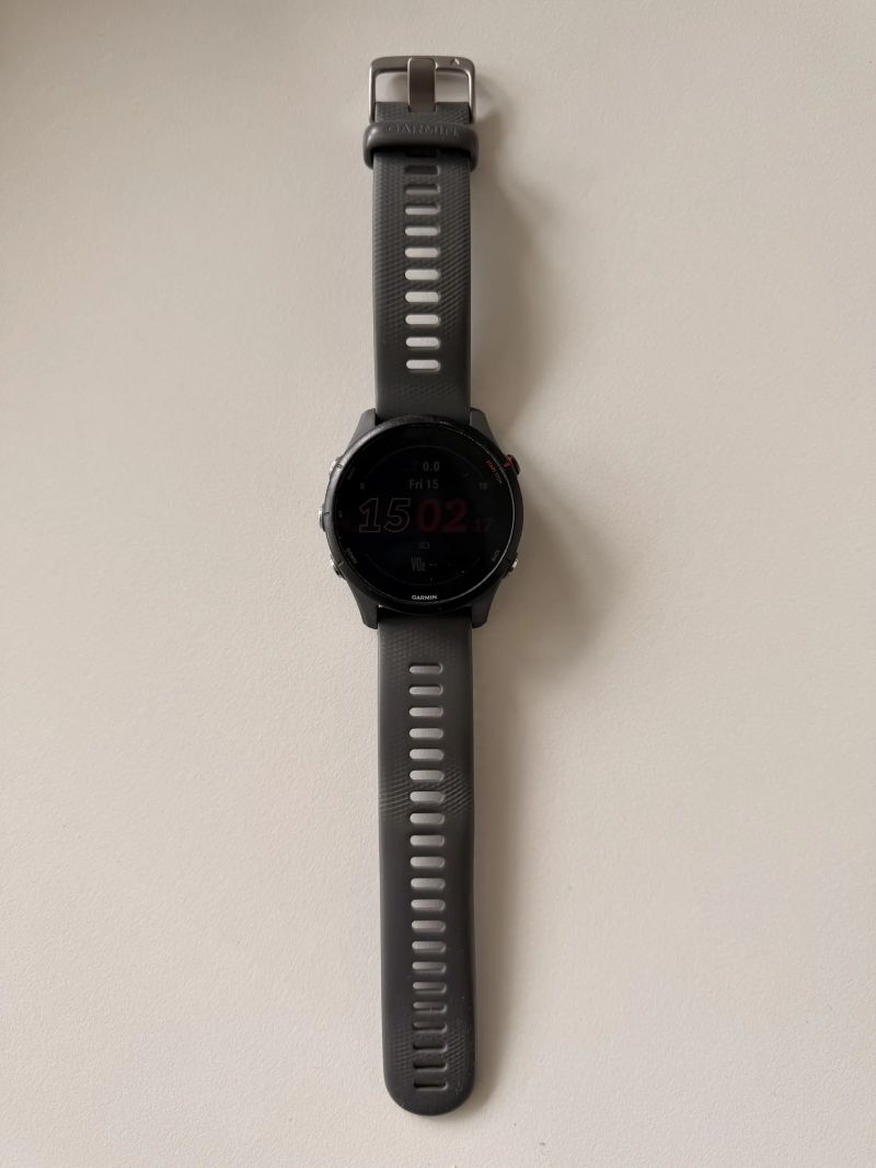 Garmin Forerunner 255 – Skvělý stav, špičková GPS a Garmin Pay
