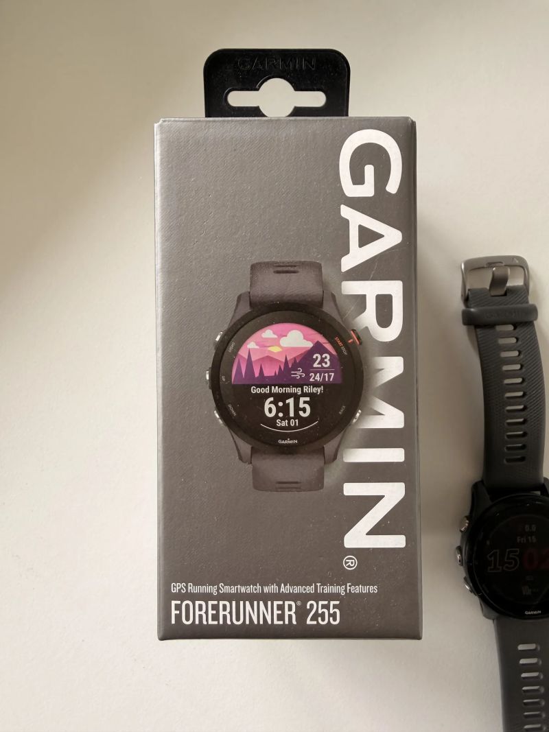 Garmin Forerunner 255 – Skvělý stav, špičková GPS a Garmin Pay