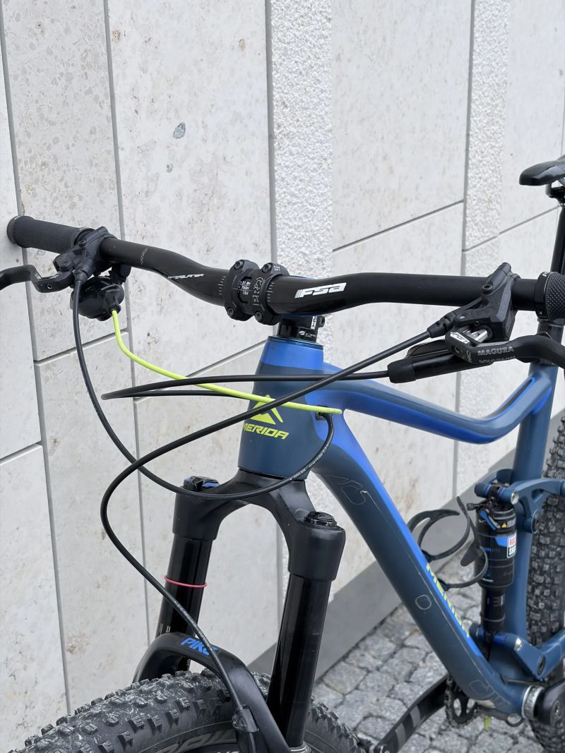 Celopéro značky Merida model One-Twenty 7.8000