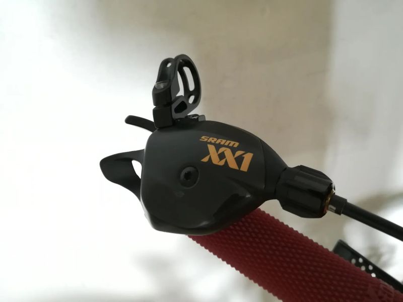 Přehazovačka + řadicí páčka Sram XX1 Eagle Gold 1x12