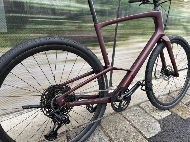 karbonový Specialized Sirrus X 5.0 