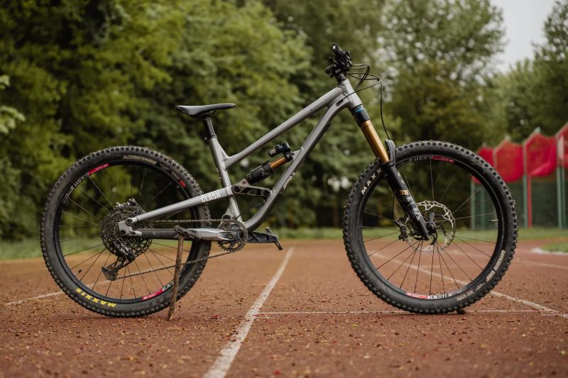 Commencal Clash