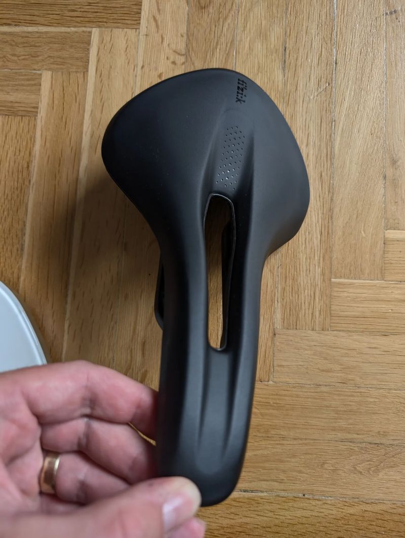 FIZIK sedlo Tempo Aliante R1