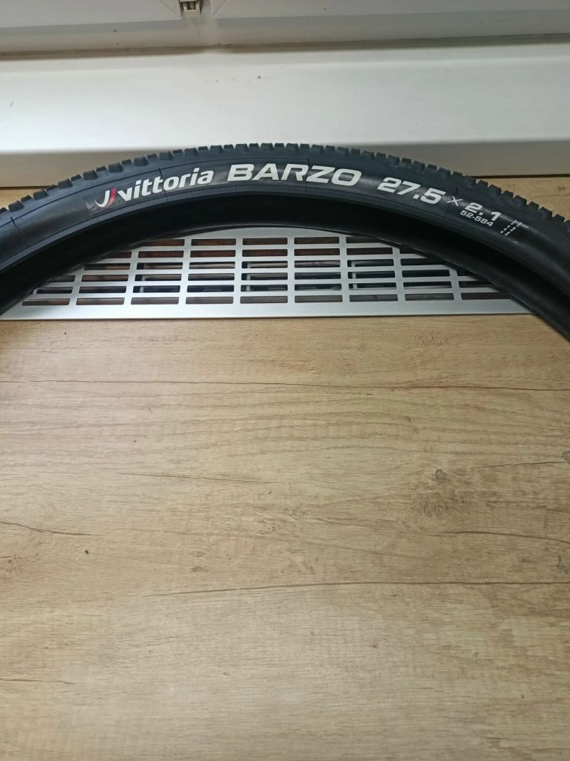 Vittoria Barzo 27.5 × 2.1 2 kusy