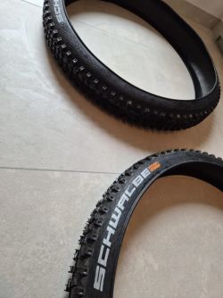 Prodám pláště Schwalbe Hans Dampf Super Trail 29x2.6, kevlar, najeto 300 km.