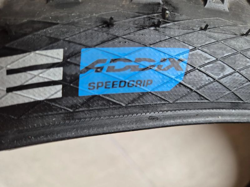 Prodám pláště Schwalbe Hans Dampf Super Trail 29x2.6, kevlar, najeto 300 km.