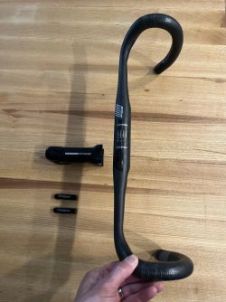 karbonová silniční řídítka FSA SL-K UD Carbon Compact 440mm včetně představce FSA