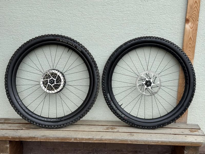 Bontrager Line PRO 30 - KOMPLET SADA