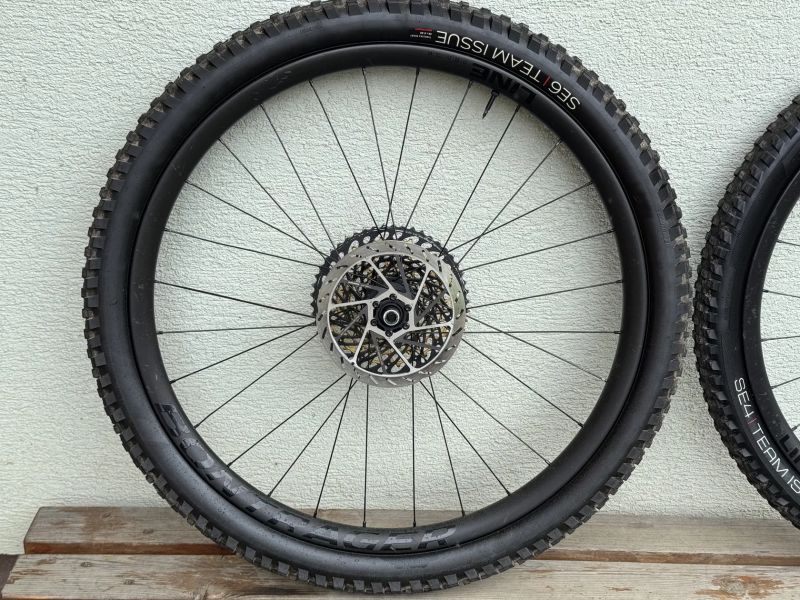Bontrager Line PRO 30 - KOMPLET SADA