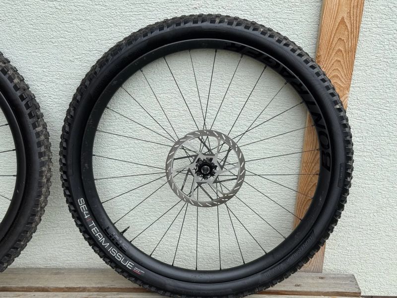Bontrager Line PRO 30 - KOMPLET SADA