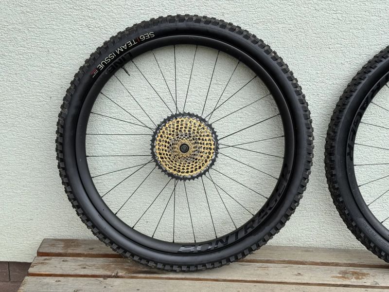 Bontrager Line PRO 30 - KOMPLET SADA