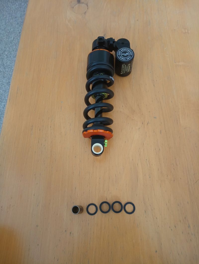 DVO Jade X Trunnion 205 x 65