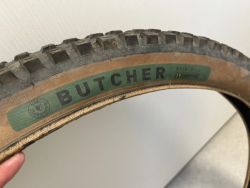 Specialized butcher 2.6” T9