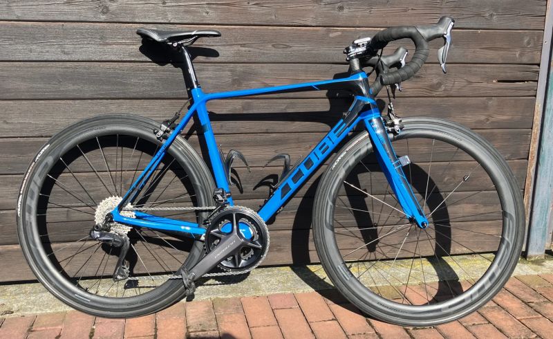 Zánovní Cube Agree Carbon, 56 cm, Ultegra DI2 12 speed elektrika, DT Swiss 350 FFWD carbon