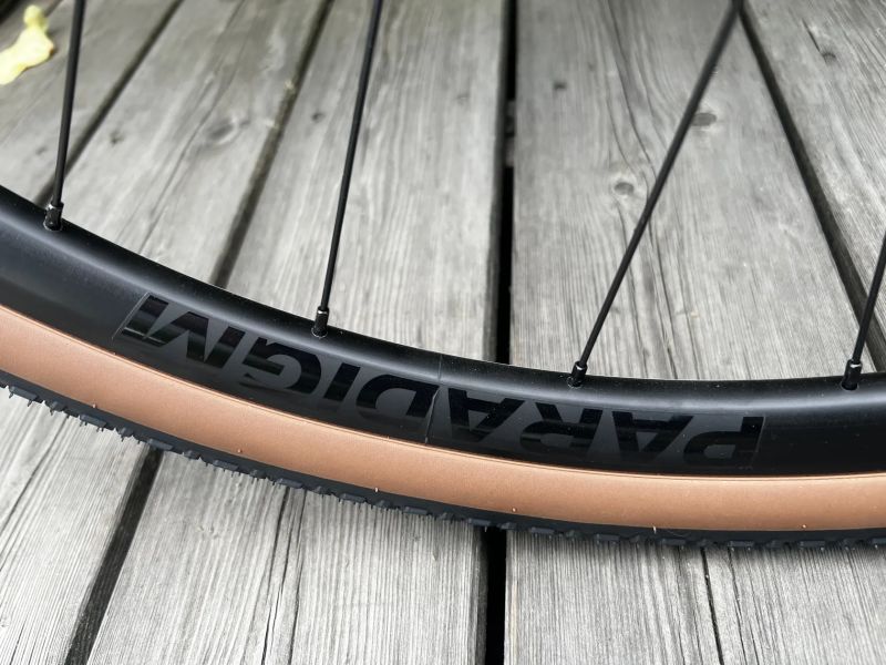 Kola Bontrager Paradigm tlr 23 vč. Plášťů Girona 700 x42c