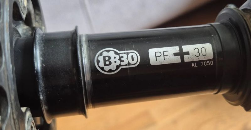 Kliky custom SRAM S-1250, Al 7050, 2x10, převodníky 24, PF30, 175mm