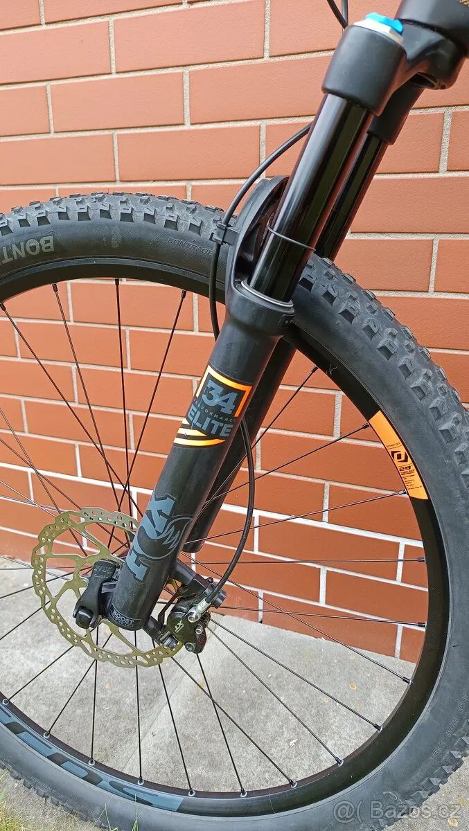 celoodpružený bike Scott Spark 910 29", Shimano XT, odpružení FOX, vel. L