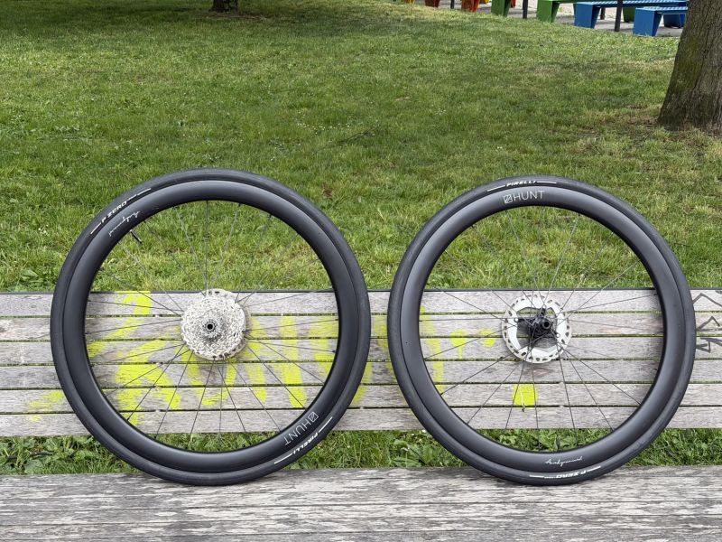 Zapletená kola HUNT 44 Aerodynamicist - ořech Shimano