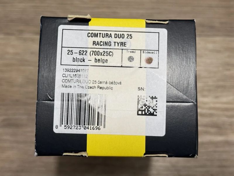 TUFO plášť Comtura Duo 700x25C skládací (černá-béžová)