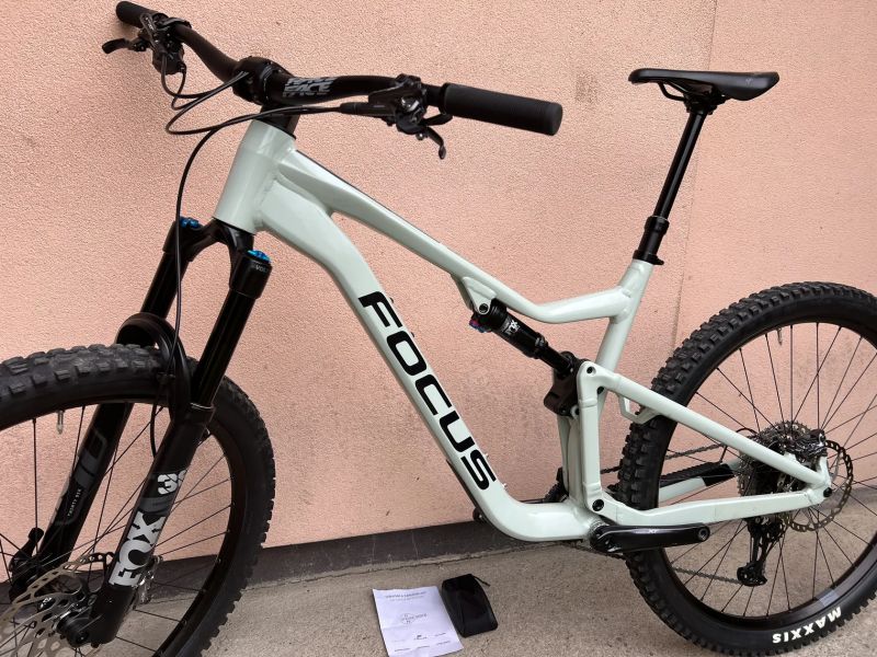 Zánovní enduro Focus Jam 6.9 Sky Grey 29"