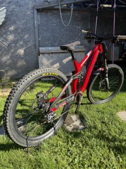Trek Session